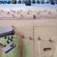 Tigrou et sa table comm�morative pour le 60�me anniversaire du d�barquement